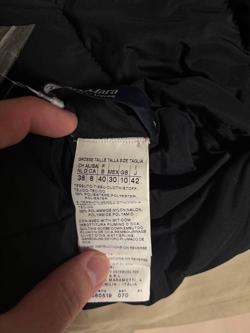 【SALE】 Max Mara ブラックダウンベスト（ファー付き）