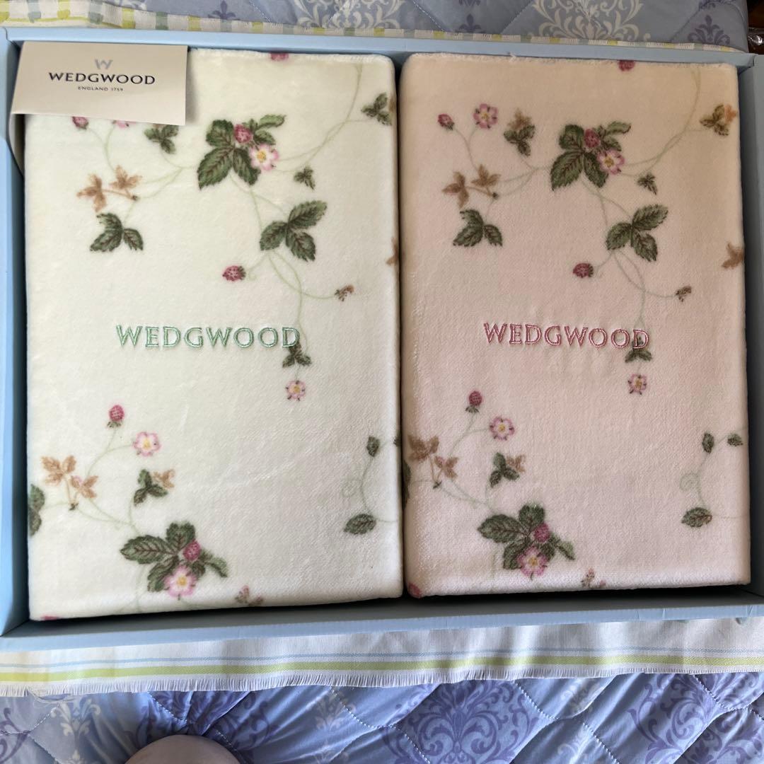 ウェッジウッド　ストロベリー綿毛布