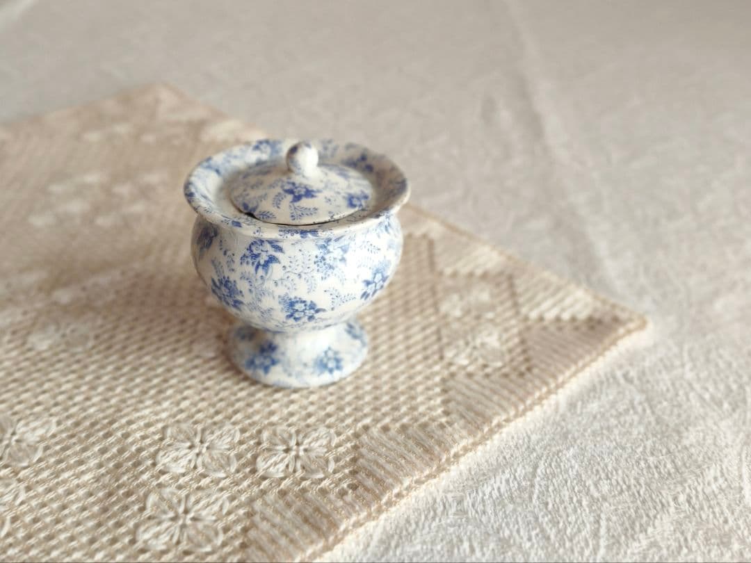 * antique mini ❀ 小さなお花柄 蓋付き ポット