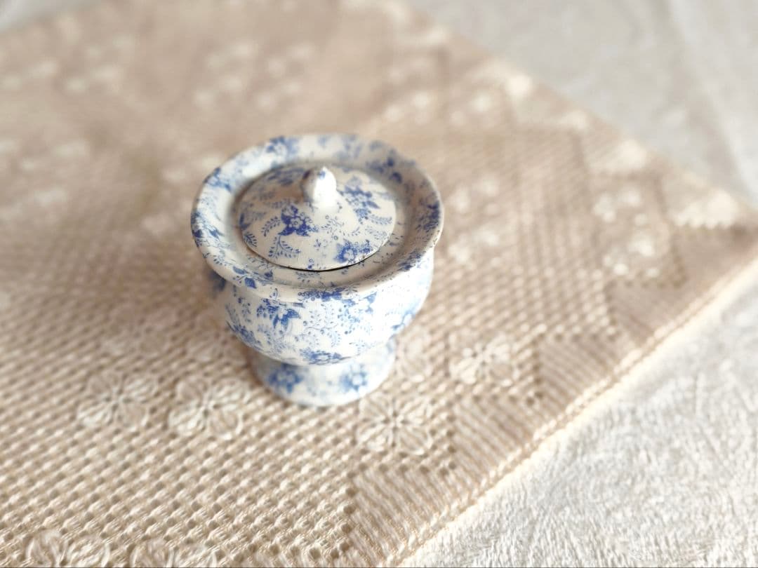 * antique mini ❀ 小さなお花柄 蓋付き ポット