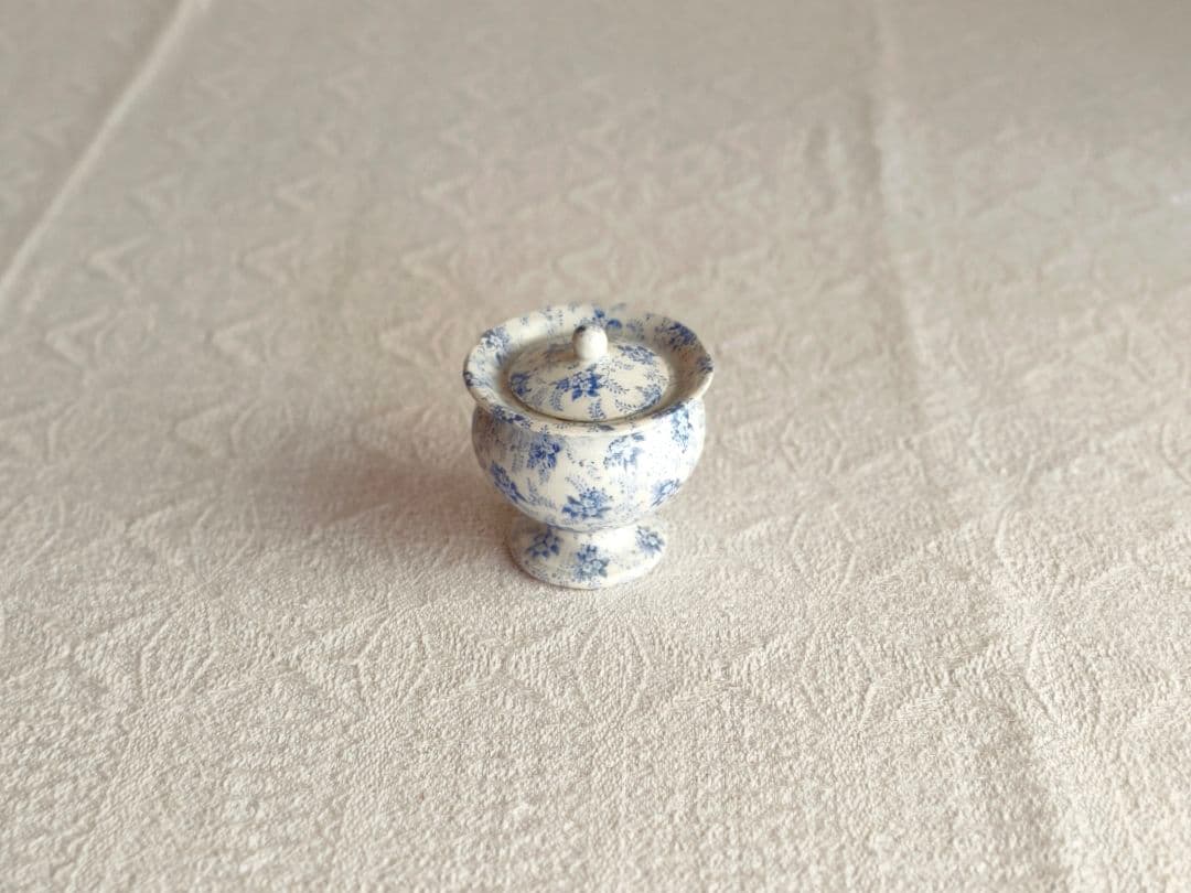 * antique mini ❀ 小さなお花柄 蓋付き ポット