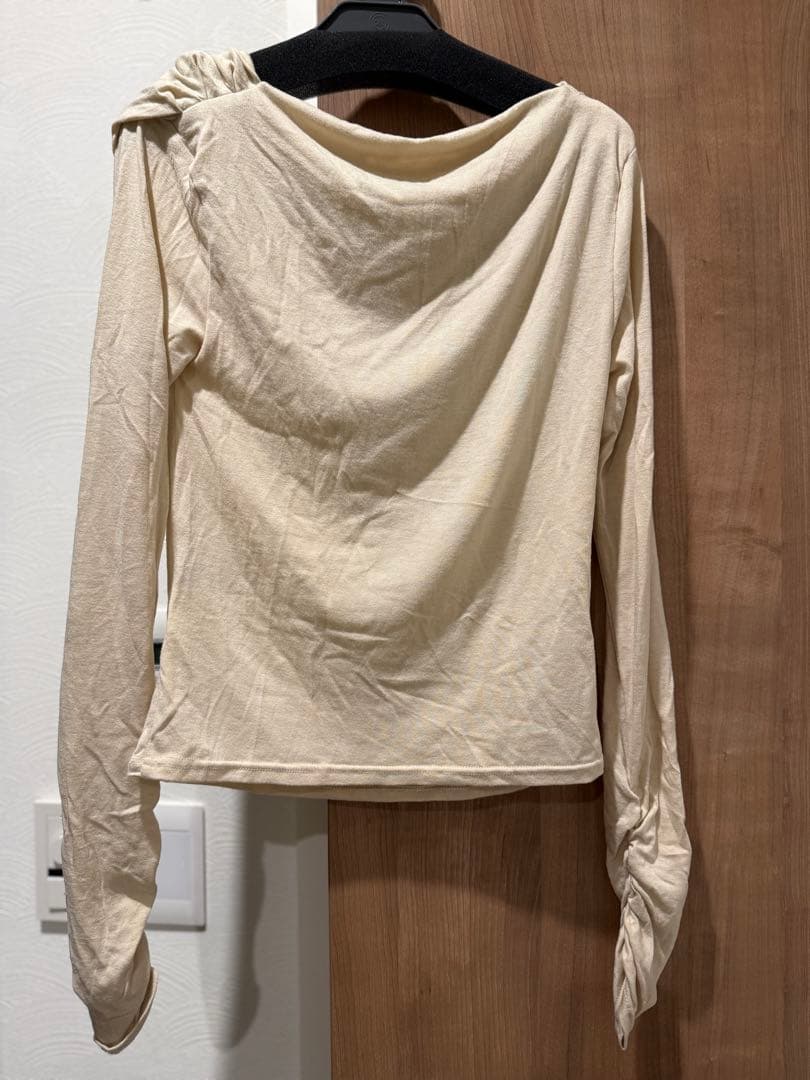 anuans ギャザードレープカットトップス　BEIGE