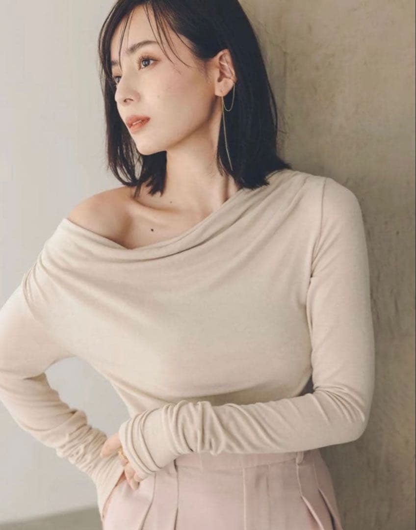 anuans ギャザードレープカットトップス　BEIGE