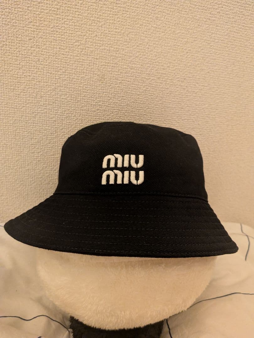 MIU MIU ブラック バケットハット