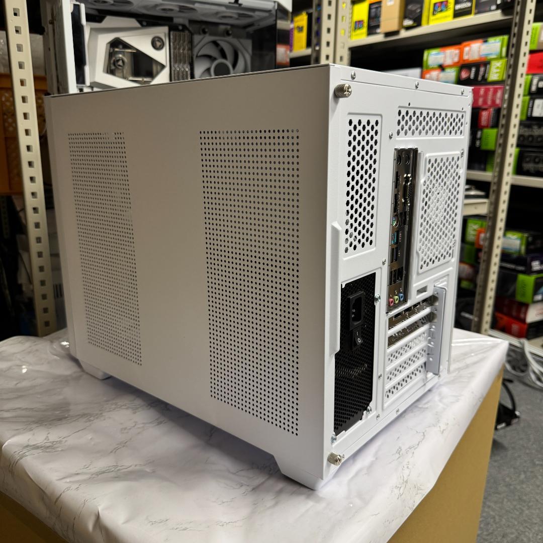 全て新品ゲーミングPC/Ryzen 9 5900X 9070XT 32GB1TB