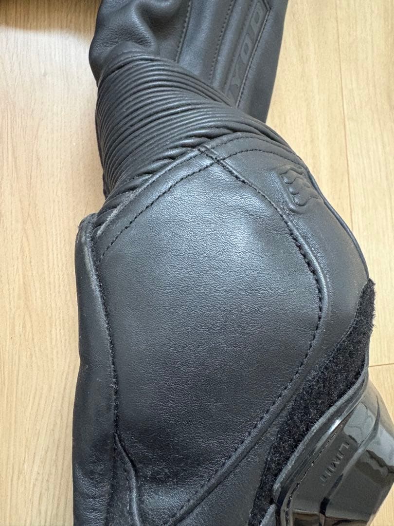 HYOD レザーパンツ　ブーツイン