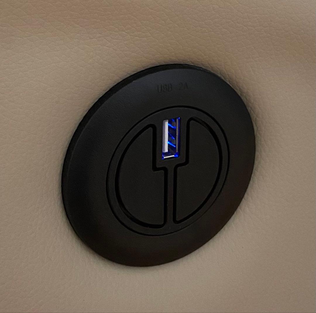 【超お得・テーブル付・極美品】ニトリ 電動リクライニングソファ 3人掛