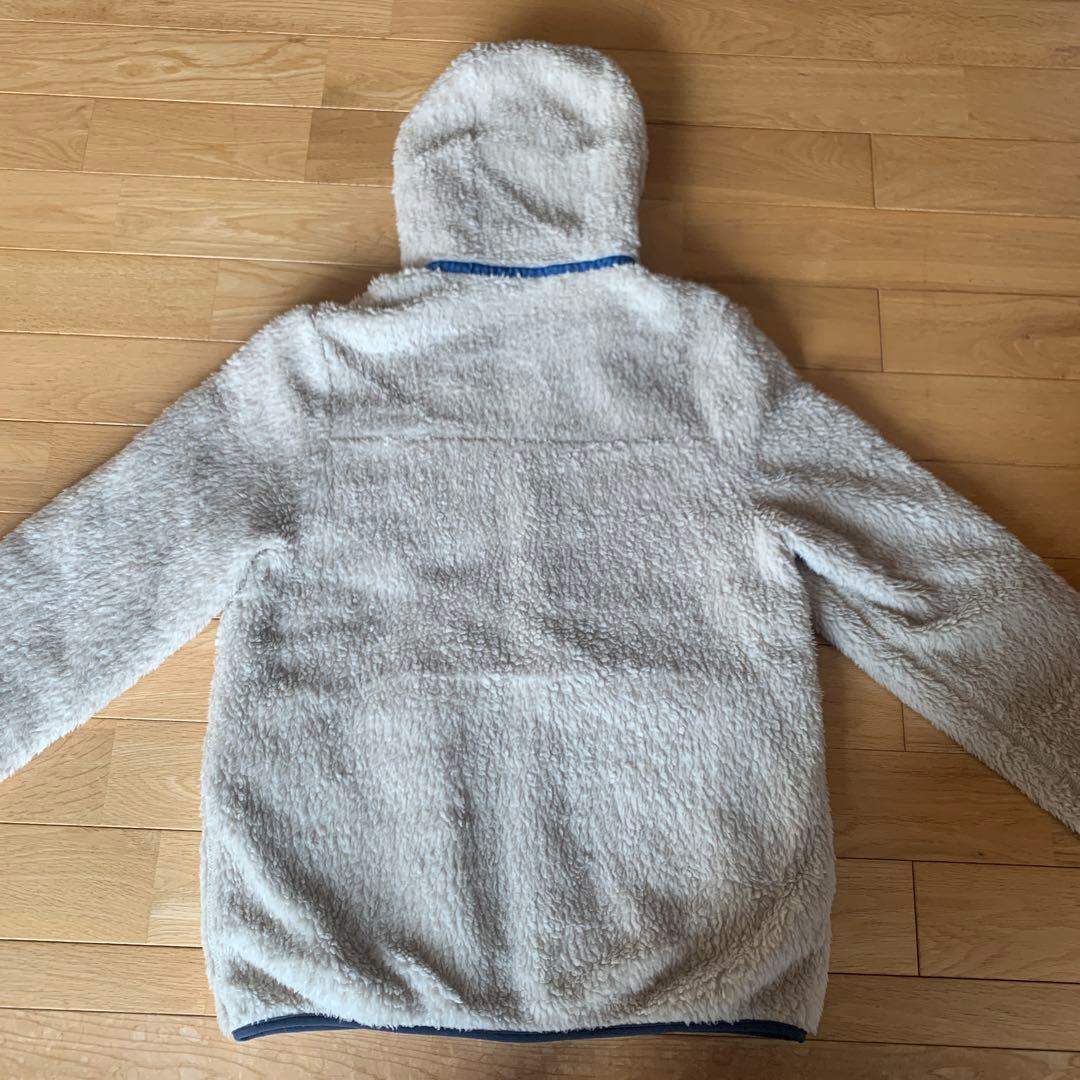 Patagonia フリースリバーシブルフード付きジャケットクリーム色（紺色）