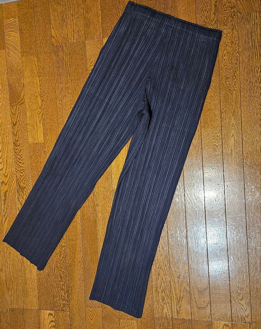 プリーツプリーズ　イッセイミヤケ　パンツ　ボトムス