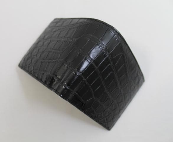 【専用】クロコダイル 財布 二つ折り 無双 両面クロコ ブラック マット仕上げ