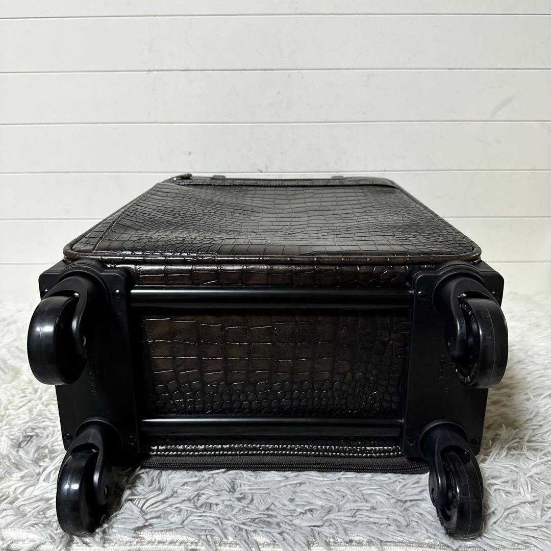 新品未使用✨SWANY スワニー　クロコ型押し　キャリーバッグ　ダークブラウン