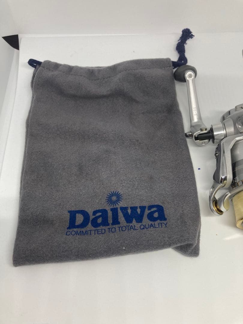 ダイワ　ルビアス2000 スピニングリール