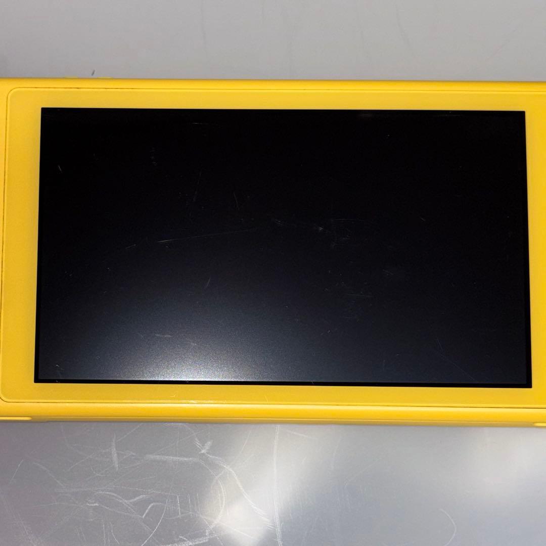 ニンテンドースイッチ　ライト　イエロー