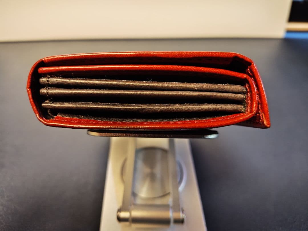 m+エムピウミッレフォッリエⅡ P25 ブスケット ロッソ