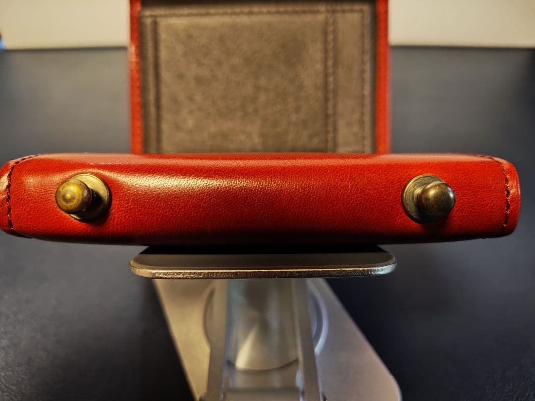 m+エムピウミッレフォッリエⅡ P25 ブスケット ロッソ