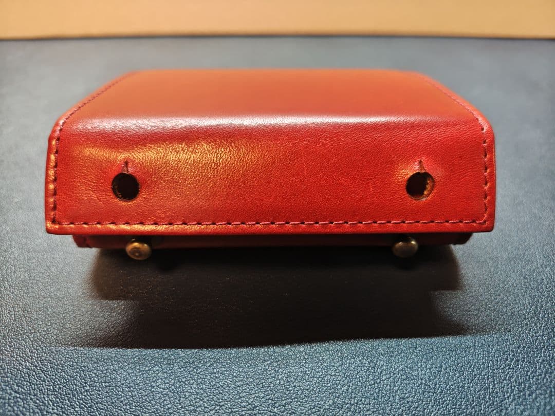 m+エムピウミッレフォッリエⅡ P25 ブスケット ロッソ