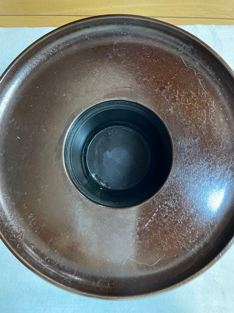 池坊　お玄猪　鉄製花器　黒赤焼色