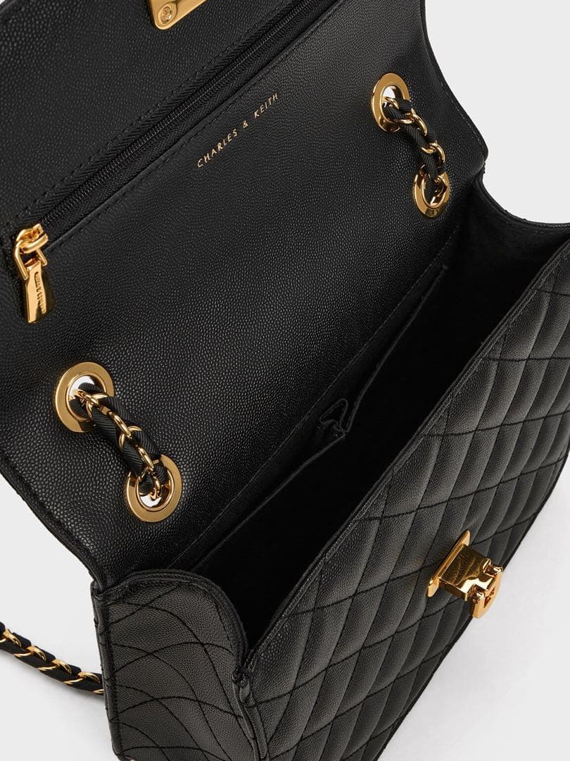 【一度使用】CHARLES & KEITH キルティングチェーンショルダーバッグ