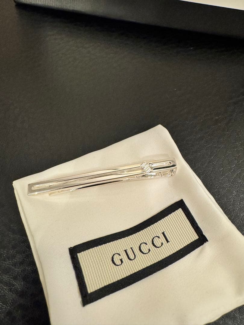 R【新品未使用】GUCCI ノットディテール GG ネクタイピン　シルバー