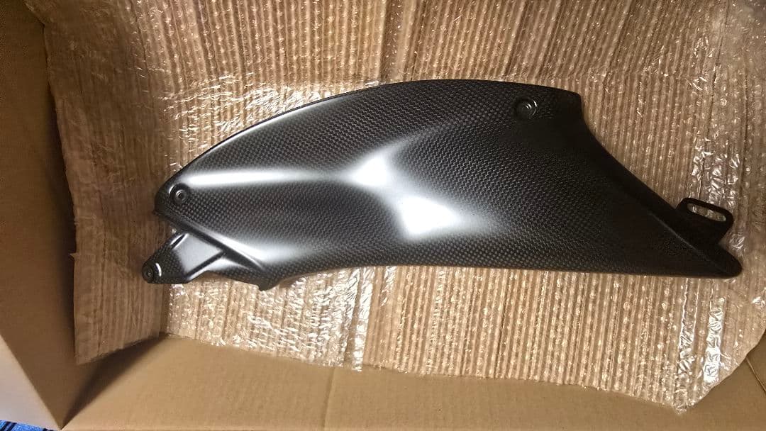 DUCATI Diavel用カーボンファイバー カウル　ドゥカティ　ディアベル