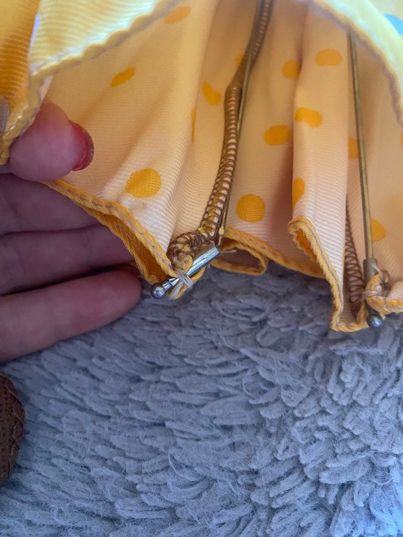 水玉模様の折りたたみ傘