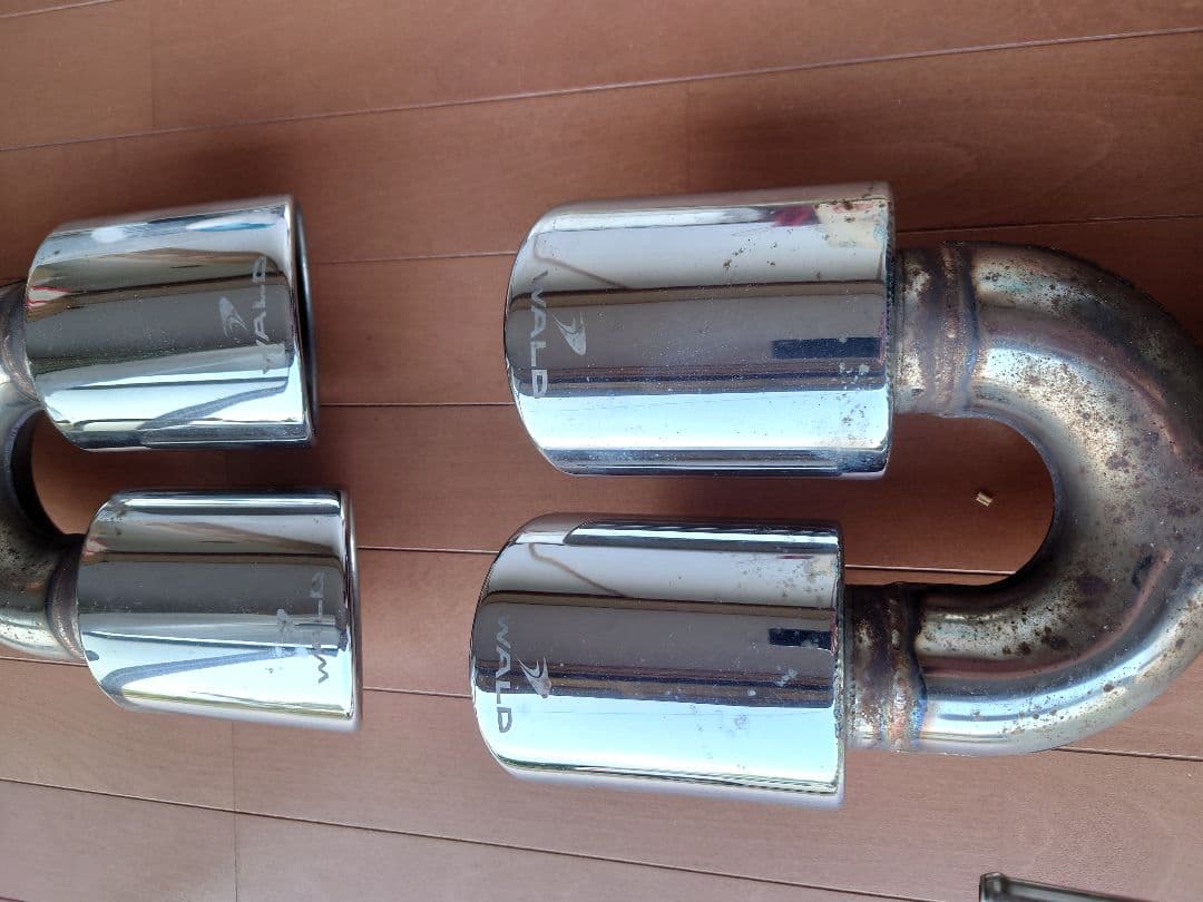 V36スカイライン　WALDマフラー