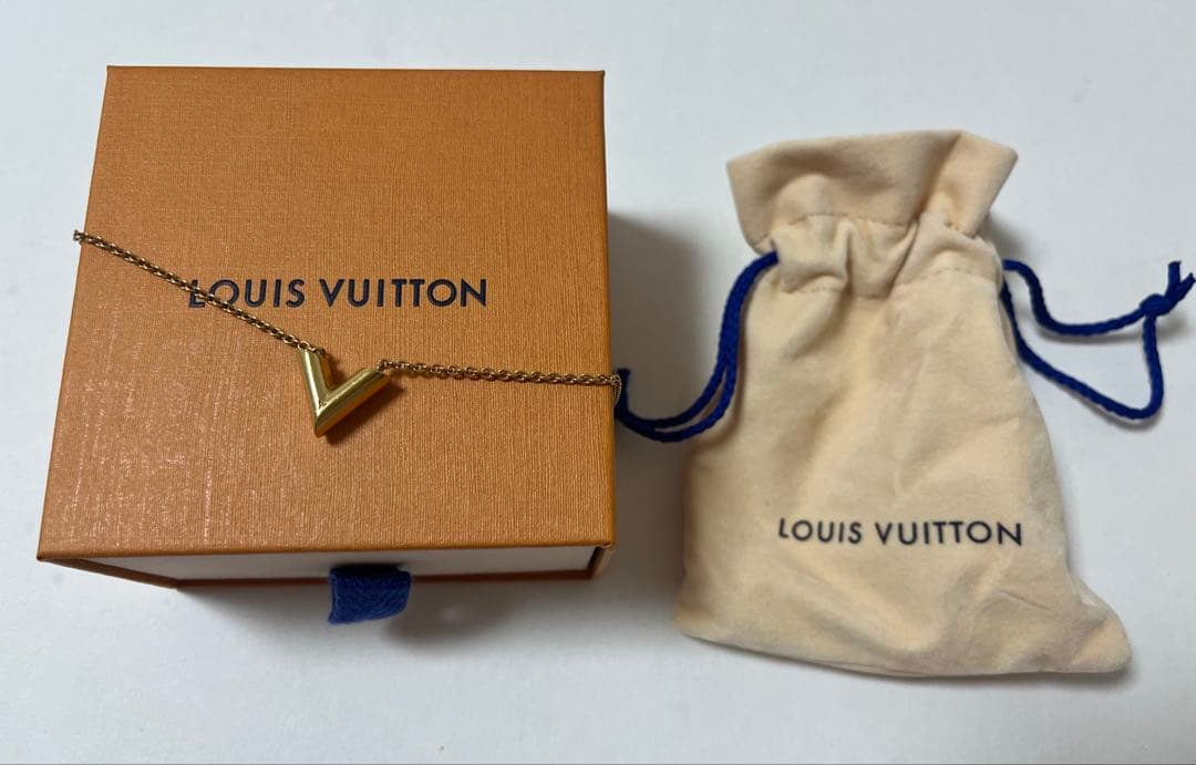 LOUIS VUITTON エッセンシャルV ネックレス　M61083