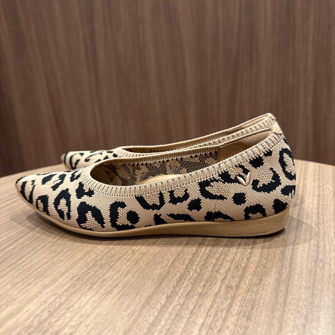 【未使用美品】VIVAIAポインテッドトゥ　フラットシューズ 37（23.5）