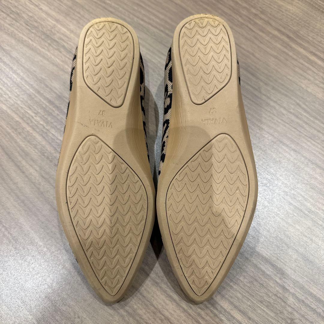 【未使用美品】VIVAIAポインテッドトゥ　フラットシューズ 37（23.5）