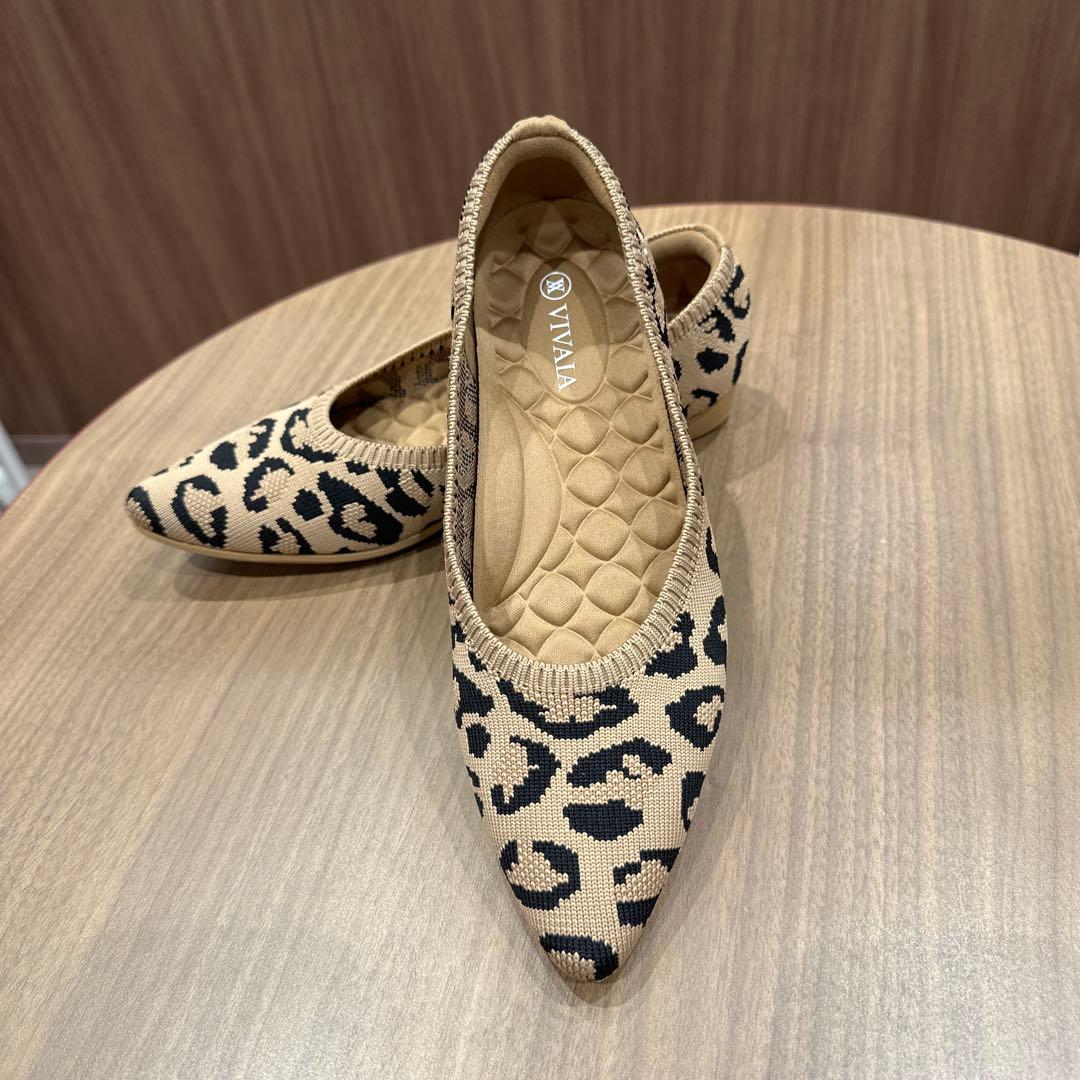 【未使用美品】VIVAIAポインテッドトゥ　フラットシューズ 37（23.5）