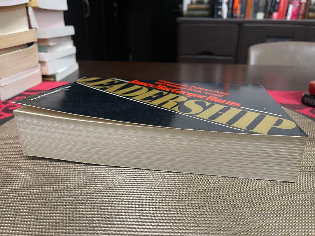 希少　LEADERSHIP James MacGregor Burns