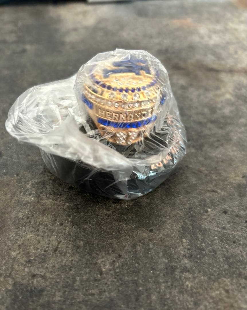 未開封 7/21限定配布　ドジャース　ワールドチャンピオンリング ヘルナンデス
