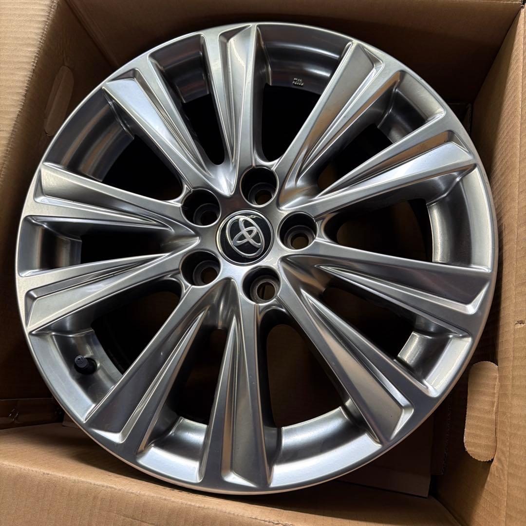 プリウス　ヴェルファイア　アルファード　18インチ　トヨタ