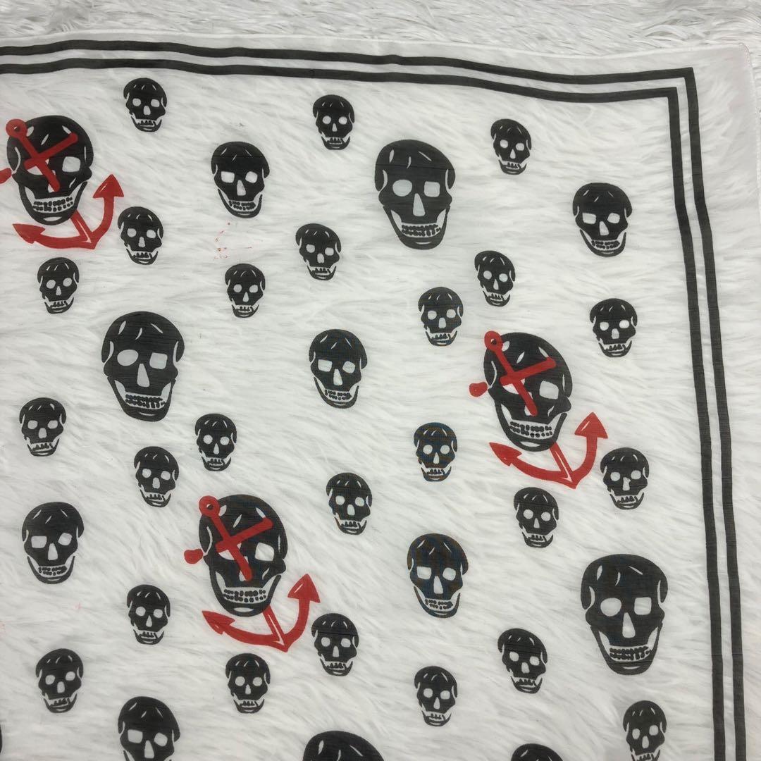 アレキサンダーマックイーン　スカーフ　スカル　ドクロ