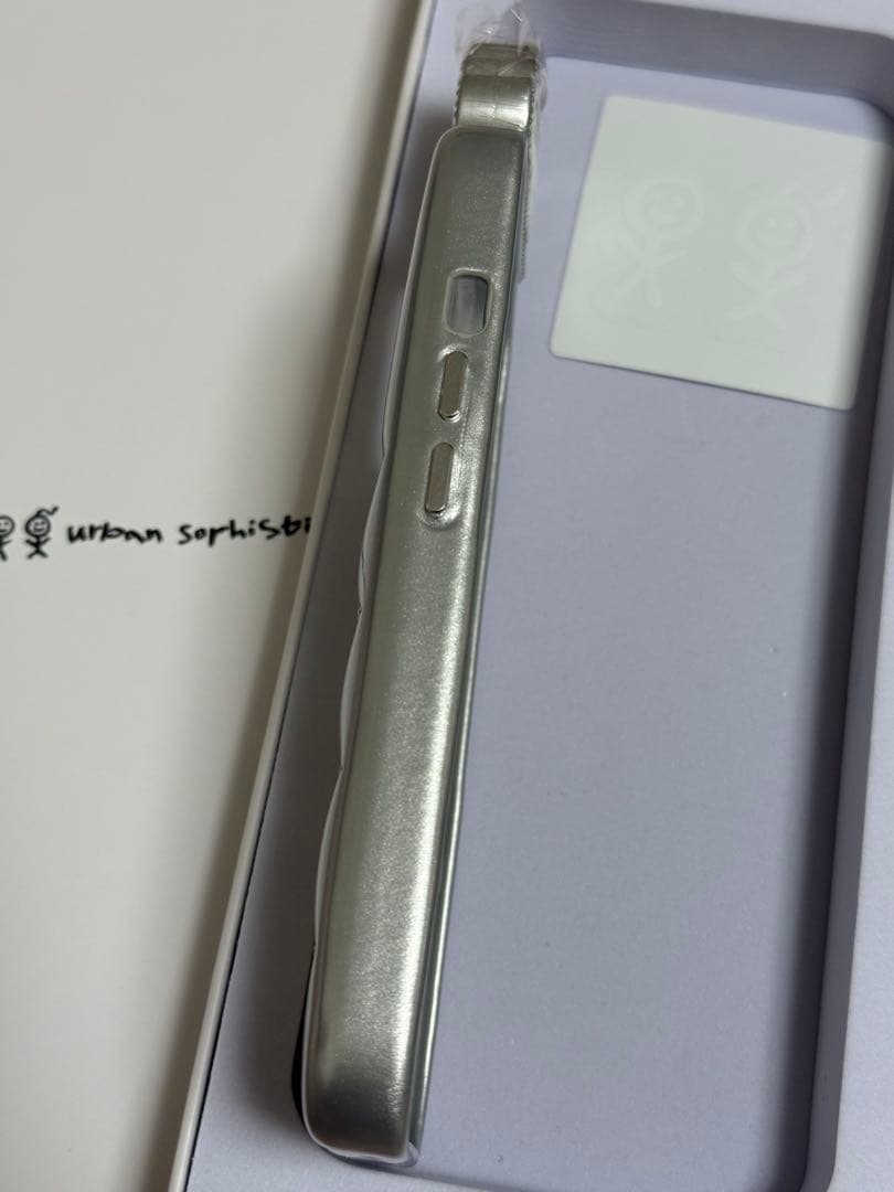 Urban Sophistication iPhoneケース16pro ティアラ