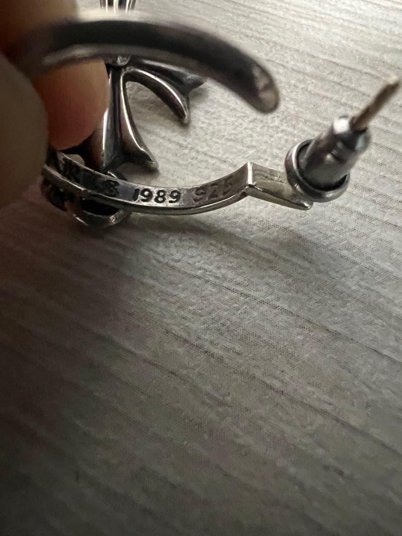 クロムハーツCHタイニークロスフープピアス
