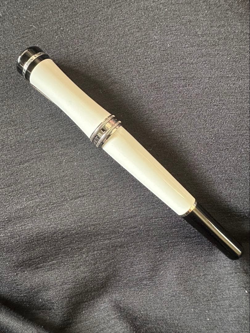 T*U様 モンブラン　万年筆