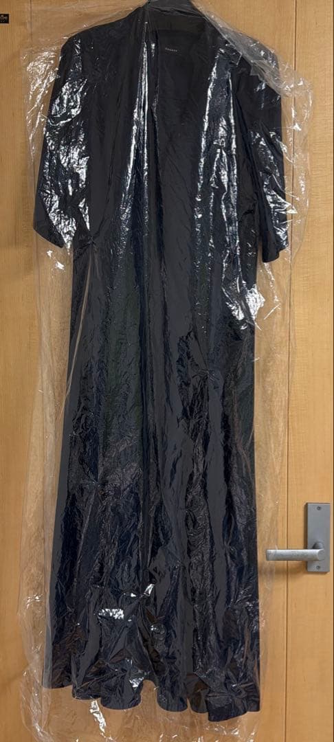 anuans スキッパーネックスリットスリーブフレアワンピース