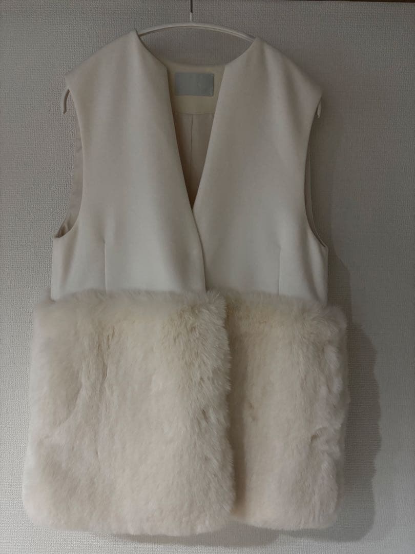 【最終お値下げ】セルフォード 裾ファーロングジレ 白