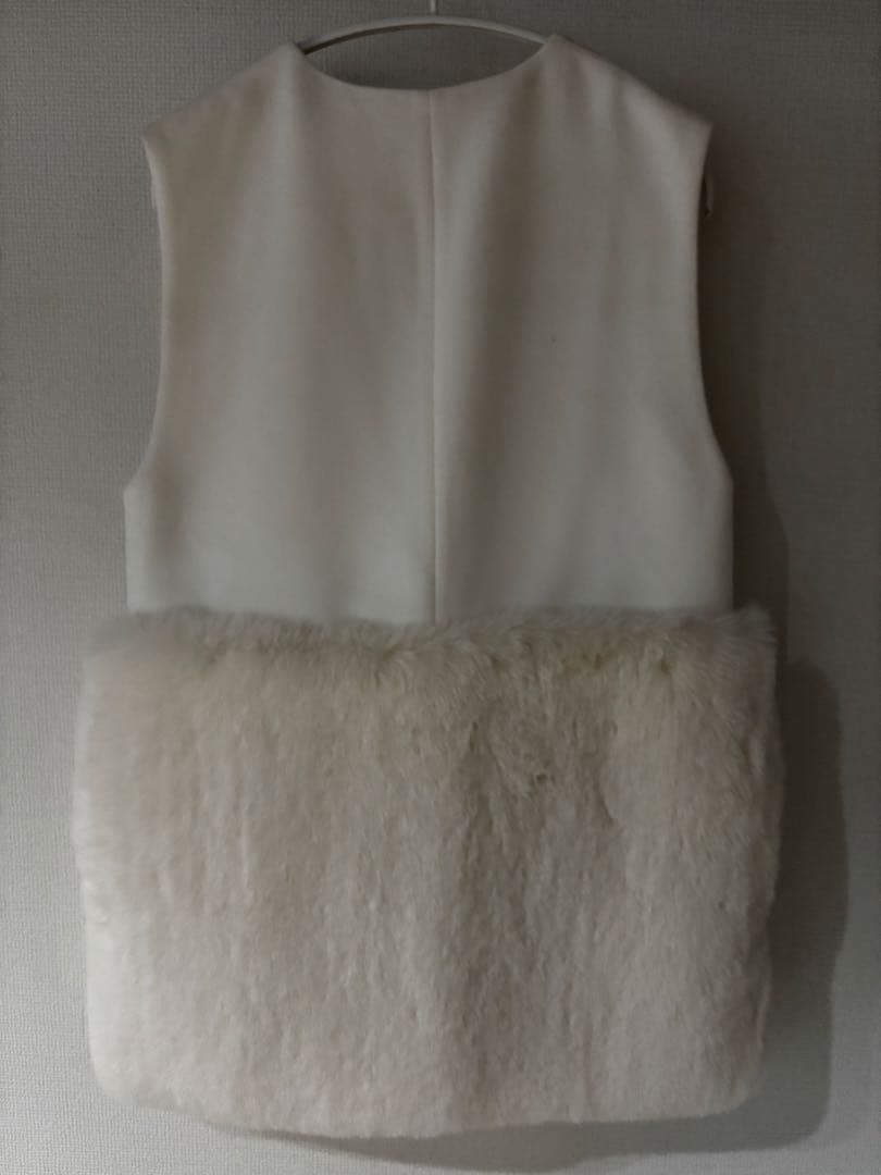 【最終お値下げ】セルフォード 裾ファーロングジレ 白