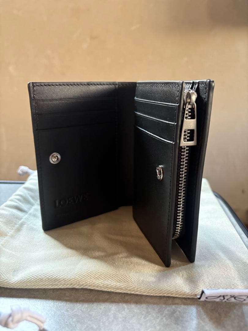 LOEWE ロエベ　二つ折り財布　パンタ コンパクトウォレット