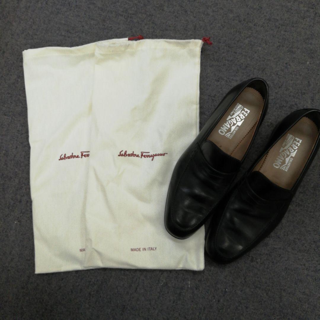 FERRAGAMO 黒 レザー ローファー