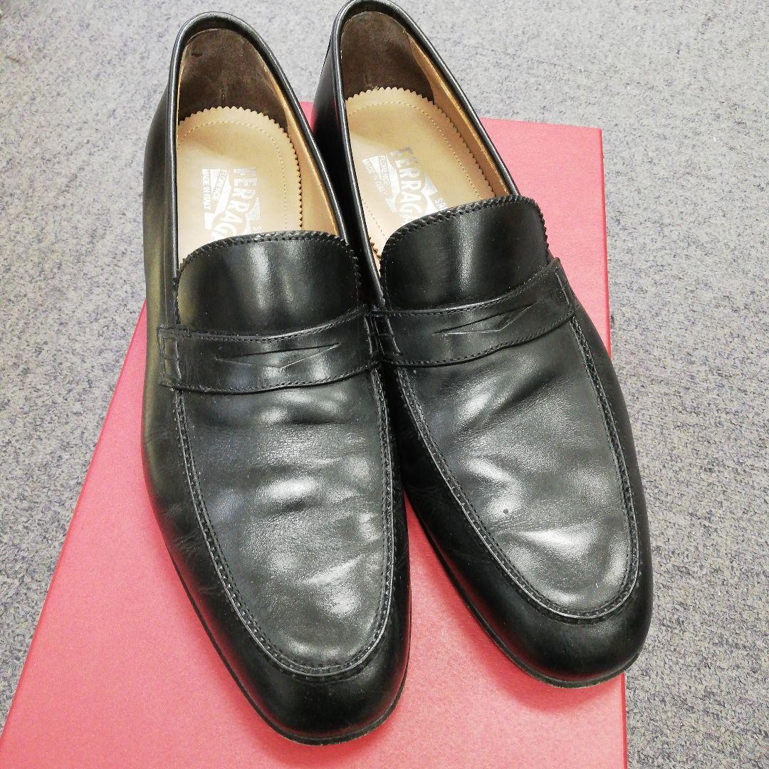 FERRAGAMO 黒 レザー ローファー