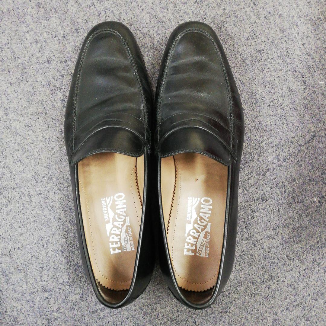 FERRAGAMO 黒 レザー ローファー