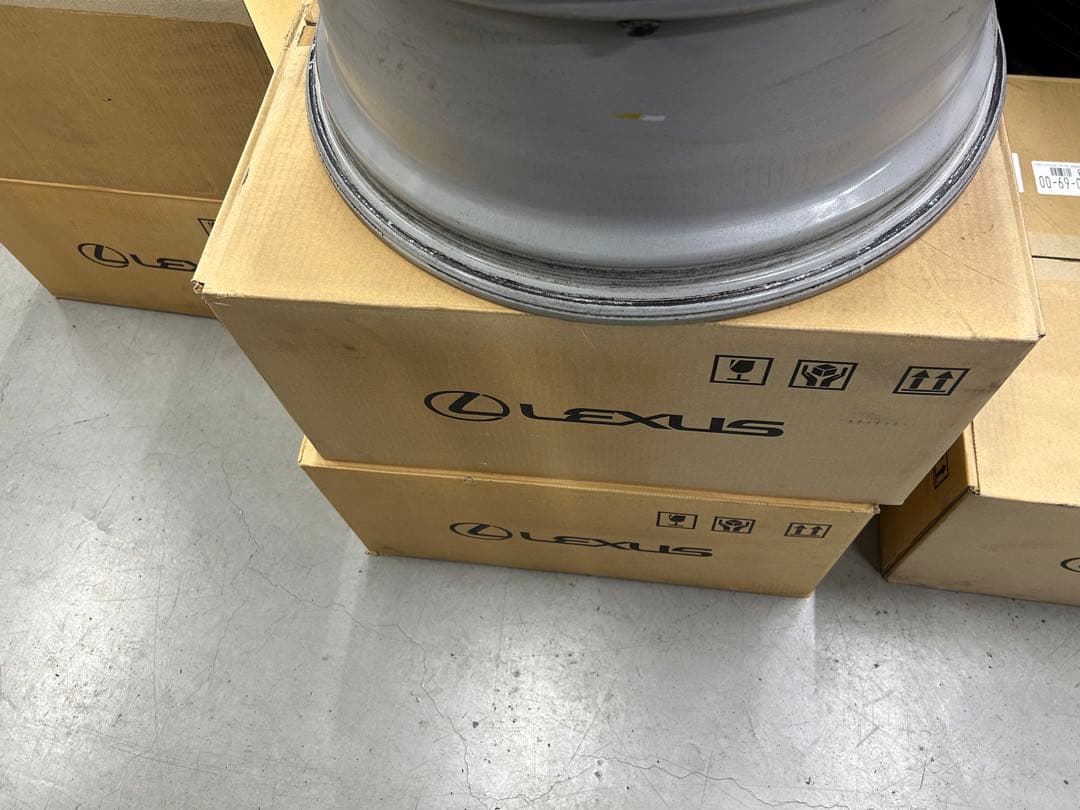 トヨタ 18インチ AXVH70 カムリ 純正ホイール