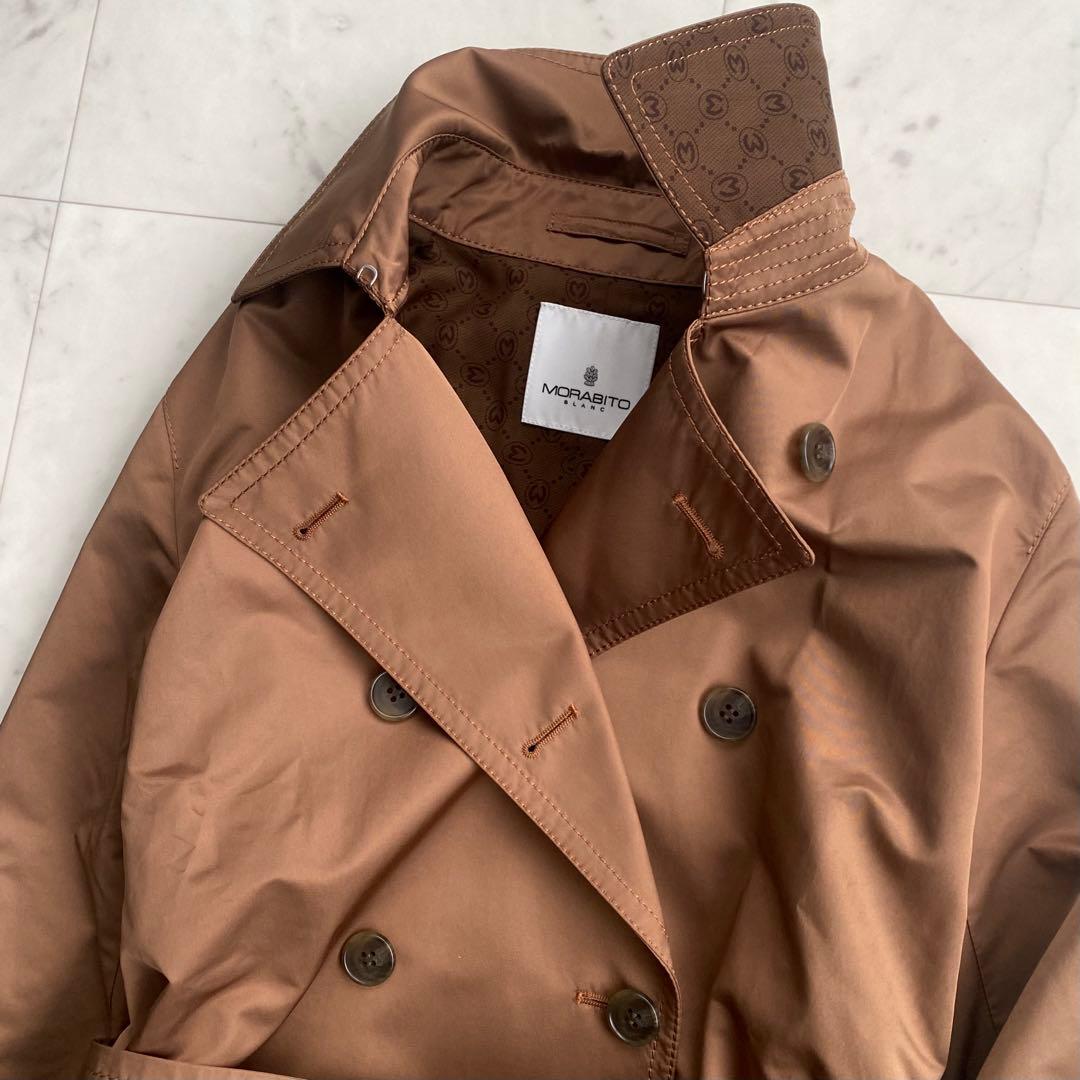 美品 モラビト 襟裏ロゴモノグラム ベルト付きトレンチコート キャメル 38