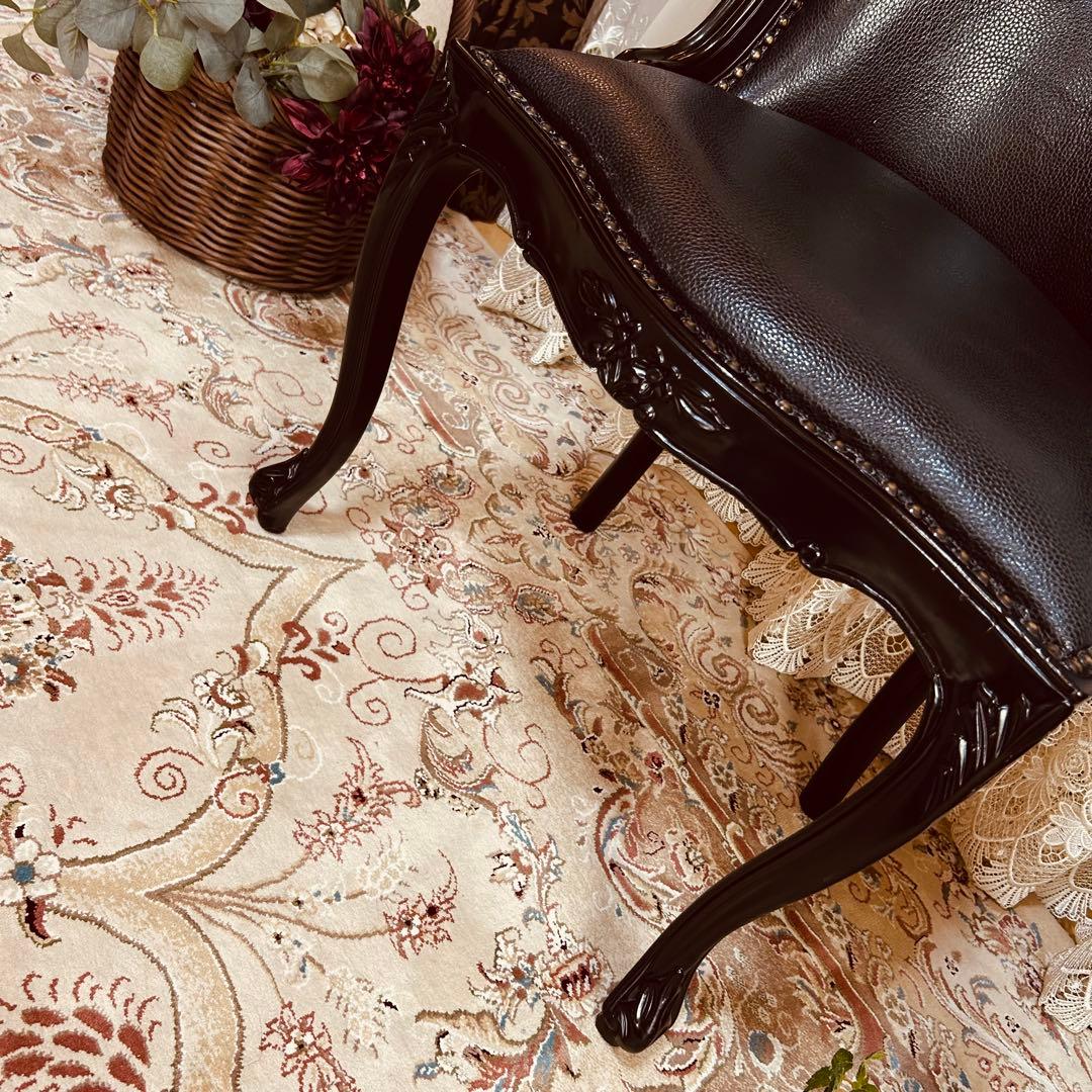 猫脚　アンティークチェア　鋲打ち　黒　インテリア椅子　ドールチェア