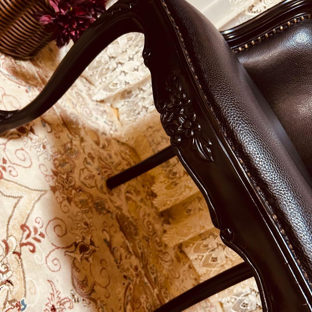 猫脚　アンティークチェア　鋲打ち　黒　インテリア椅子　ドールチェア