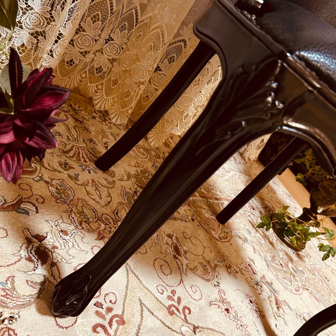 猫脚　アンティークチェア　鋲打ち　黒　インテリア椅子　ドールチェア