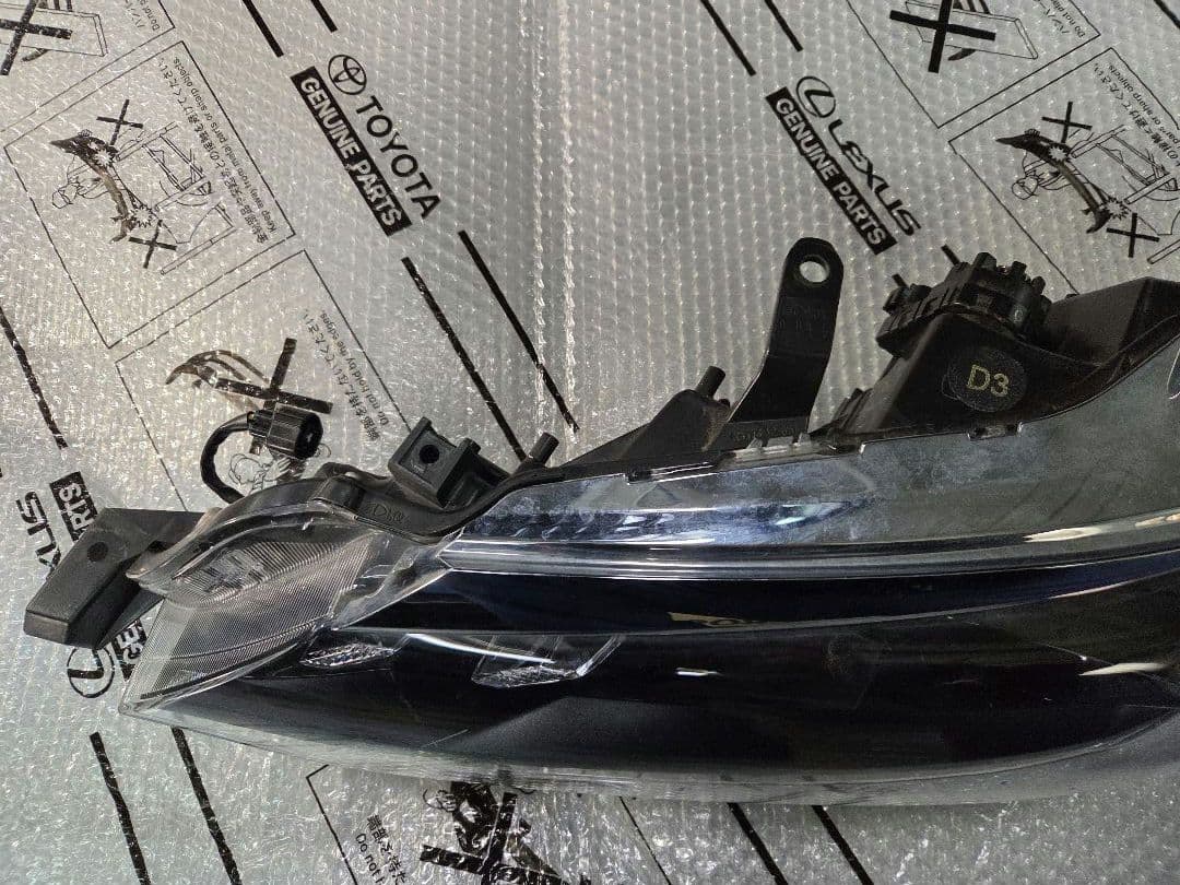 トヨタ　 カローラフィールダー　LED左ヘッドライト NRE161G 16系